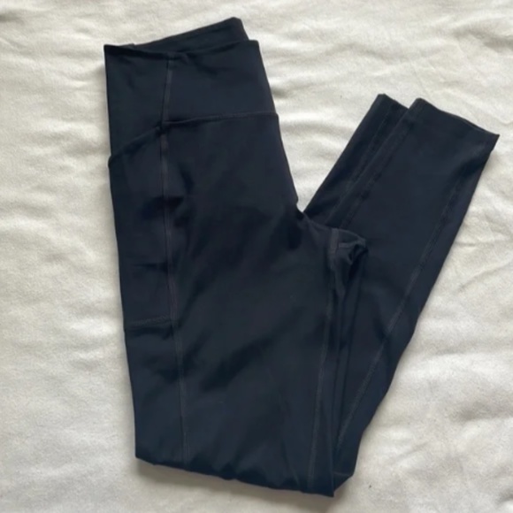 Girlfriend Collective Medium Bundle - 6 items - Picture 2 of 8